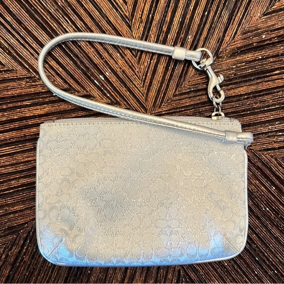 NWT COACH SILVER SIGNATURE WRISTLET - Picture 2 of 11